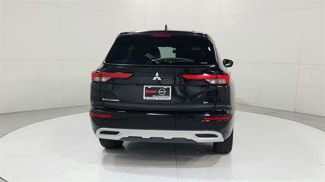 Used 2024 Mitsubishi Outlander SE image 7