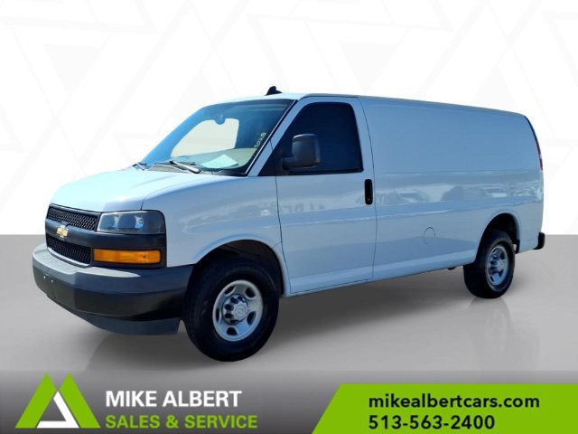 Used 2019 Chevrolet Express 2500 w/ Driver Convenience Package RWD image 3