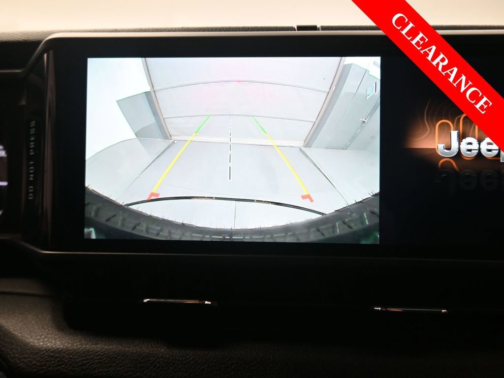 Used 2024 Jeep Wrangler Unlimited image 18