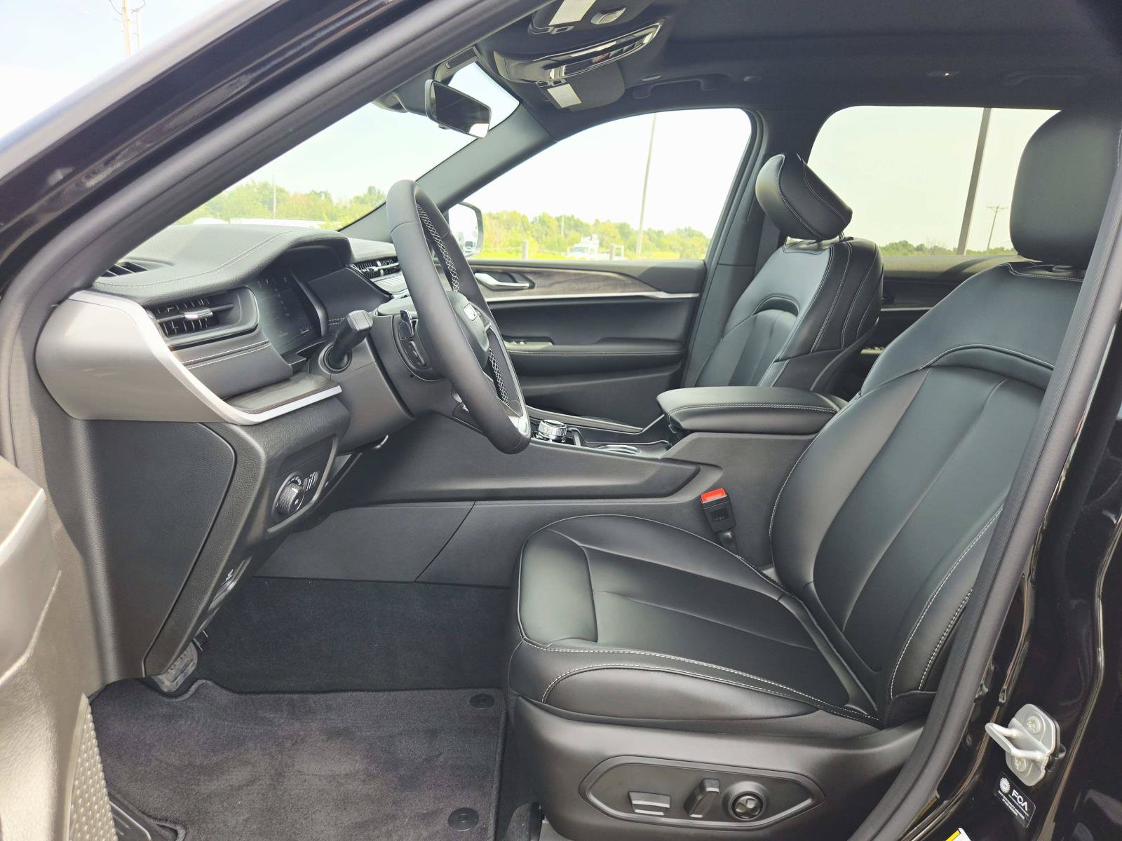 New 2027 Jeep Grand Cherokee L Limited w/ Limited Altitude Package AWD/4WD image 13