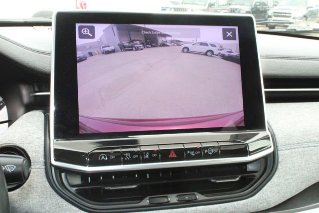 Used 2022 Jeep Compass Latitude w/ Convenience Group image 18