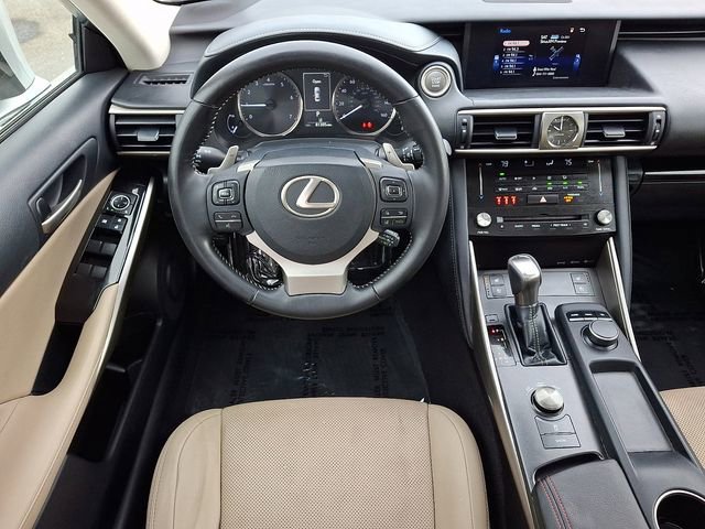 Used 2017 Lexus IS 200t w/ Premium Package RWD image 11