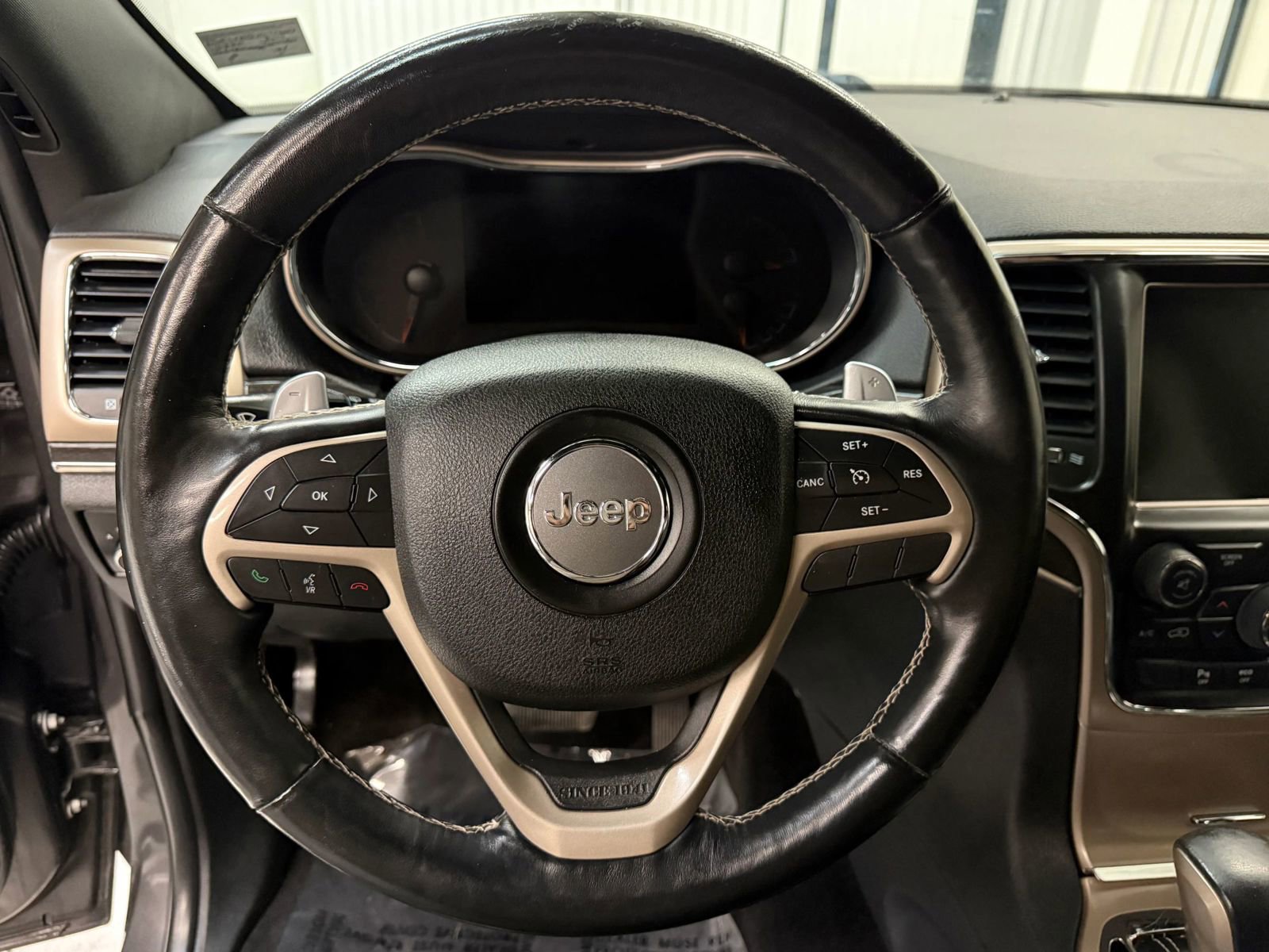 Used 2017 Jeep Grand Cherokee Limited AWD/4WD image 26