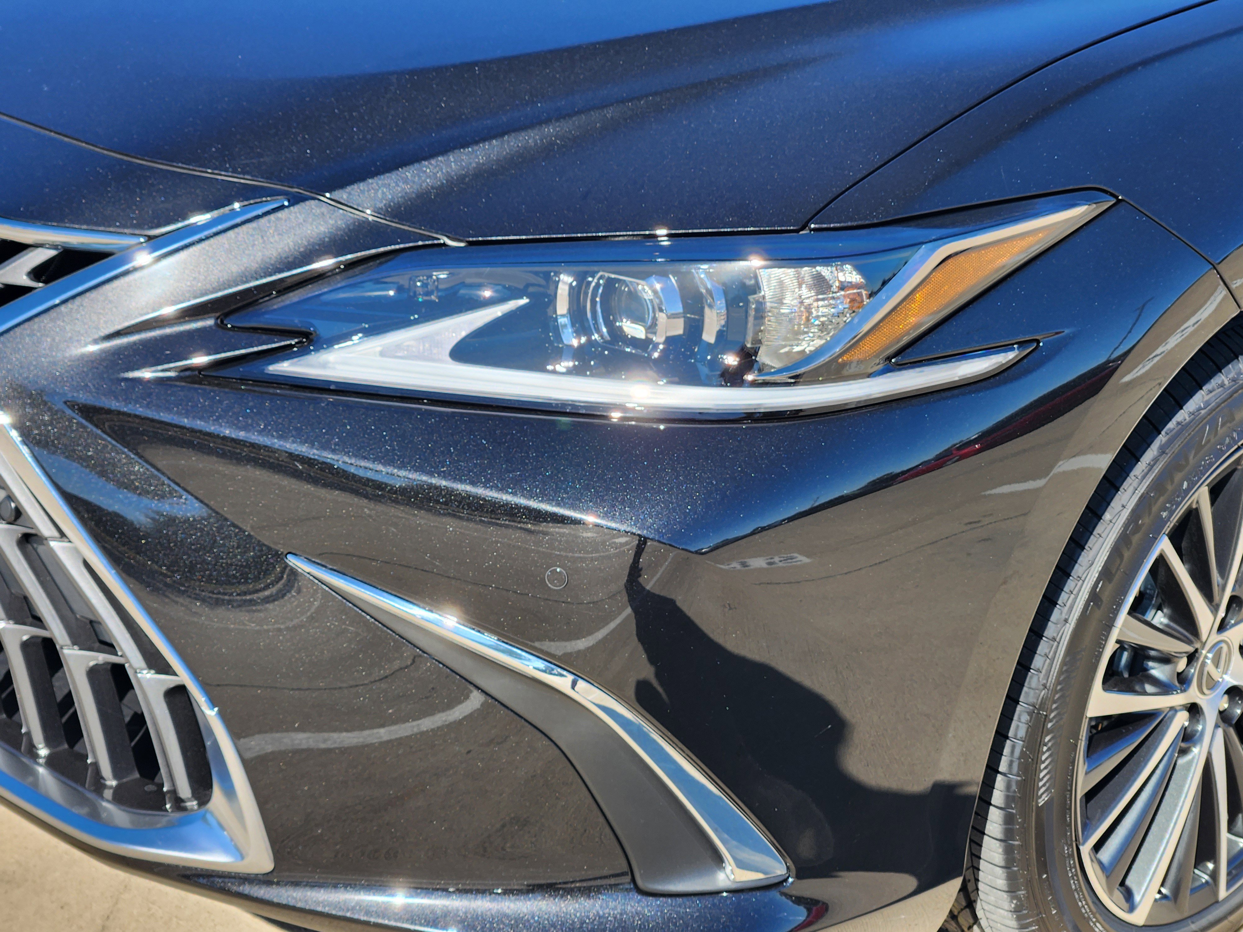 New 2025 Lexus ES 350 w/ Premium Package image 5