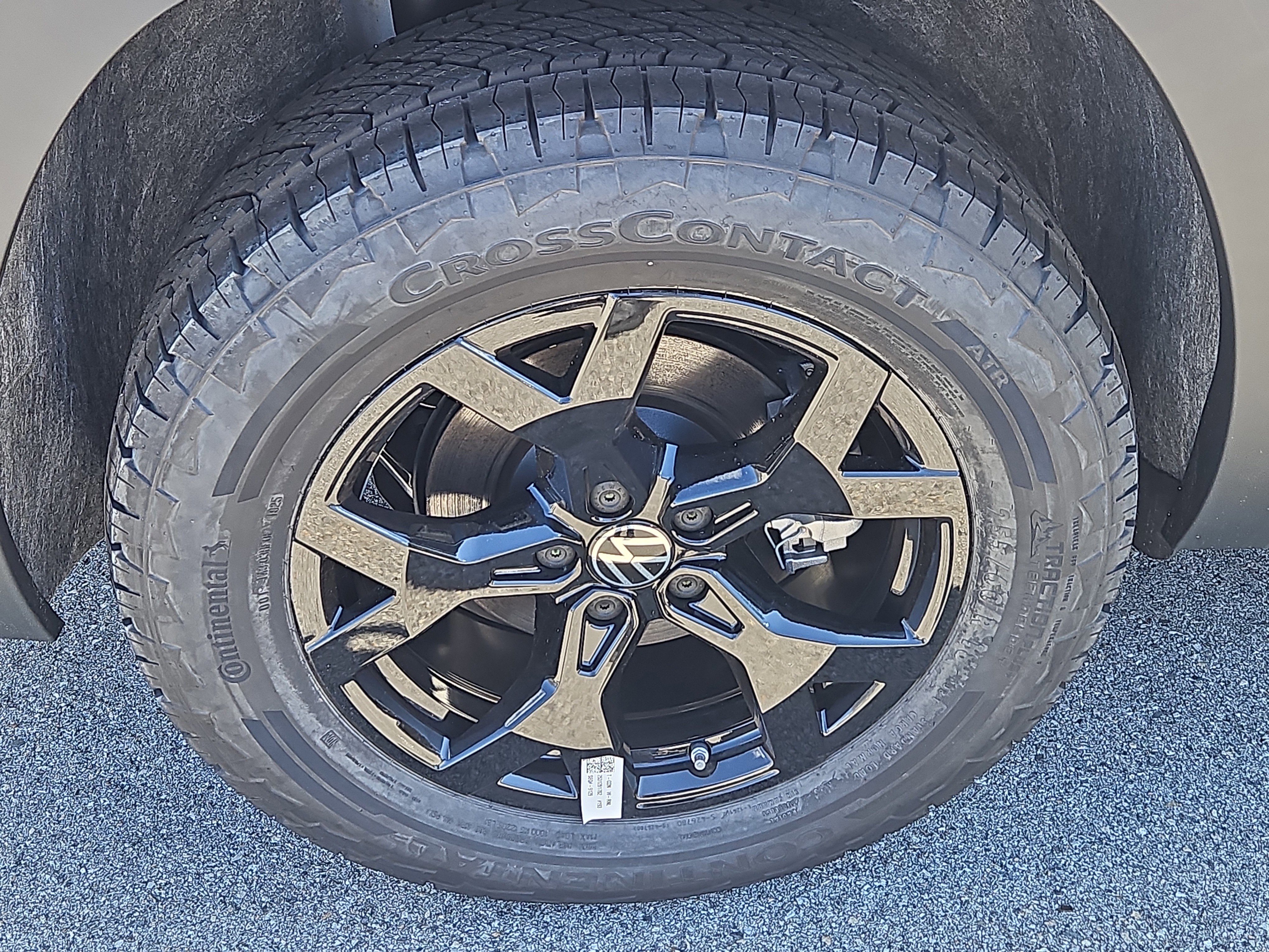 New 2026 Volkswagen Atlas Peak Edition AWD/4WD image 3