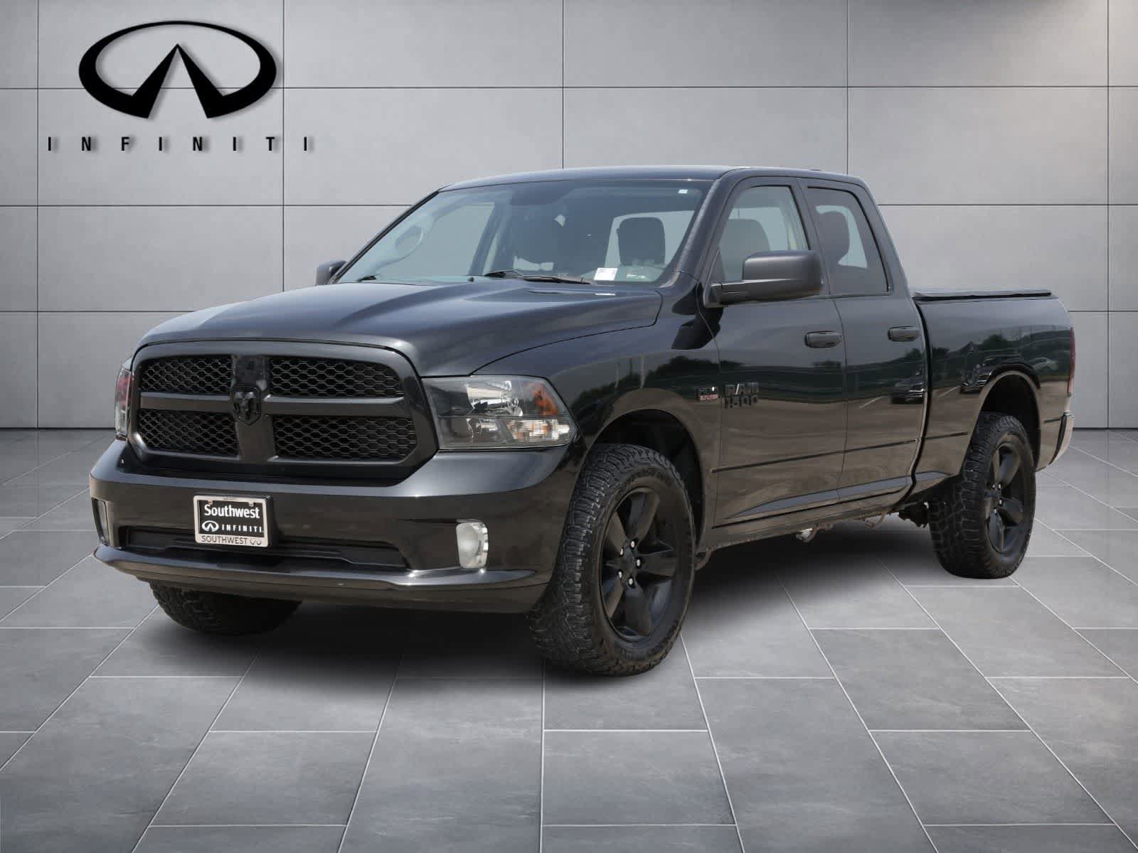 Used 2018 RAM 1500 Express w/ Black Ram 1500 Express Group AWD/4WD image 1