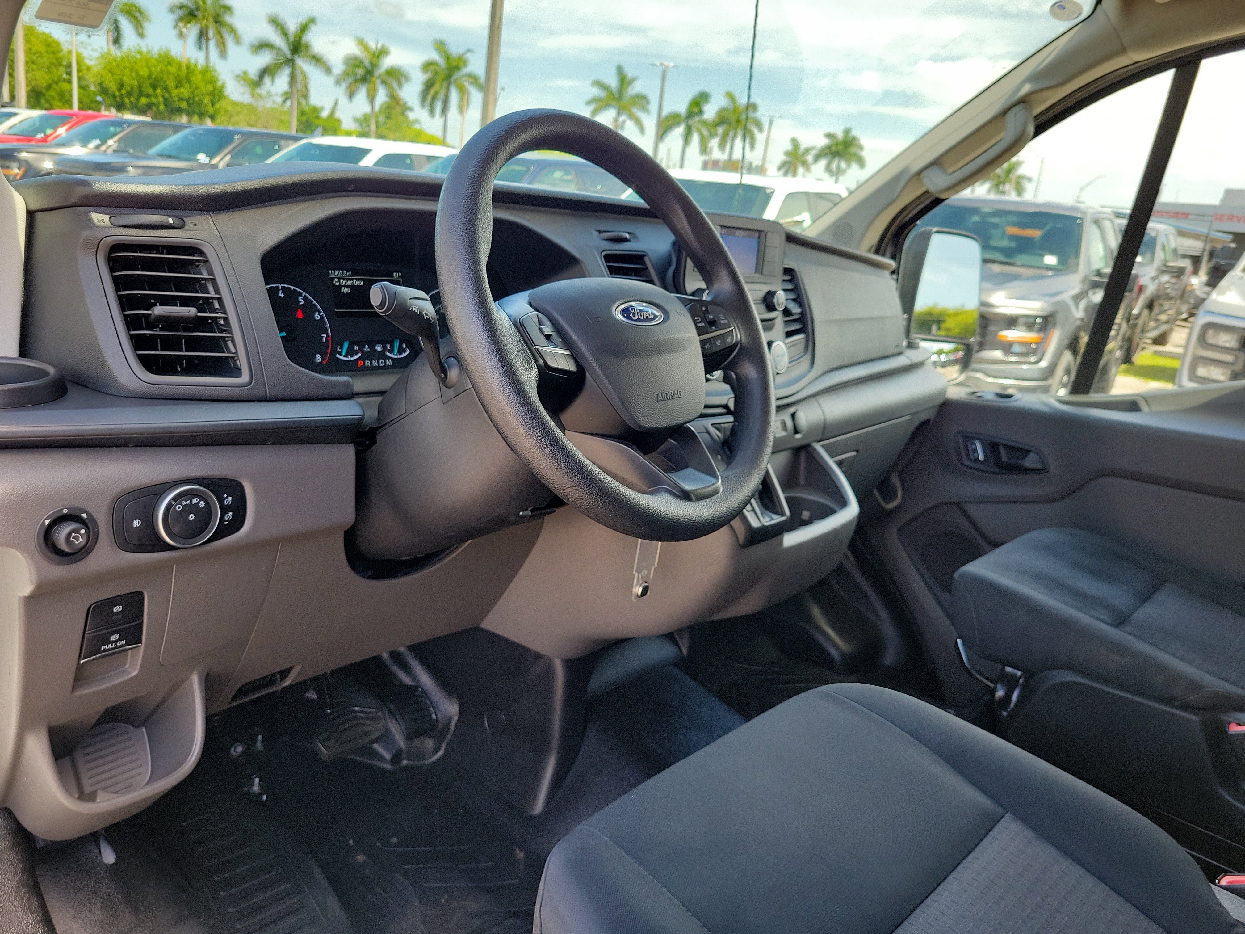 Used 2025 Ford Transit 250 Low Roof w/ Exterior Upgrade Package RWD image 9