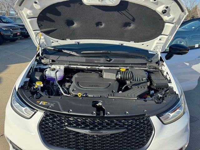 New 2026 Chrysler Pacifica Limited w/ S Appearance Package image 45