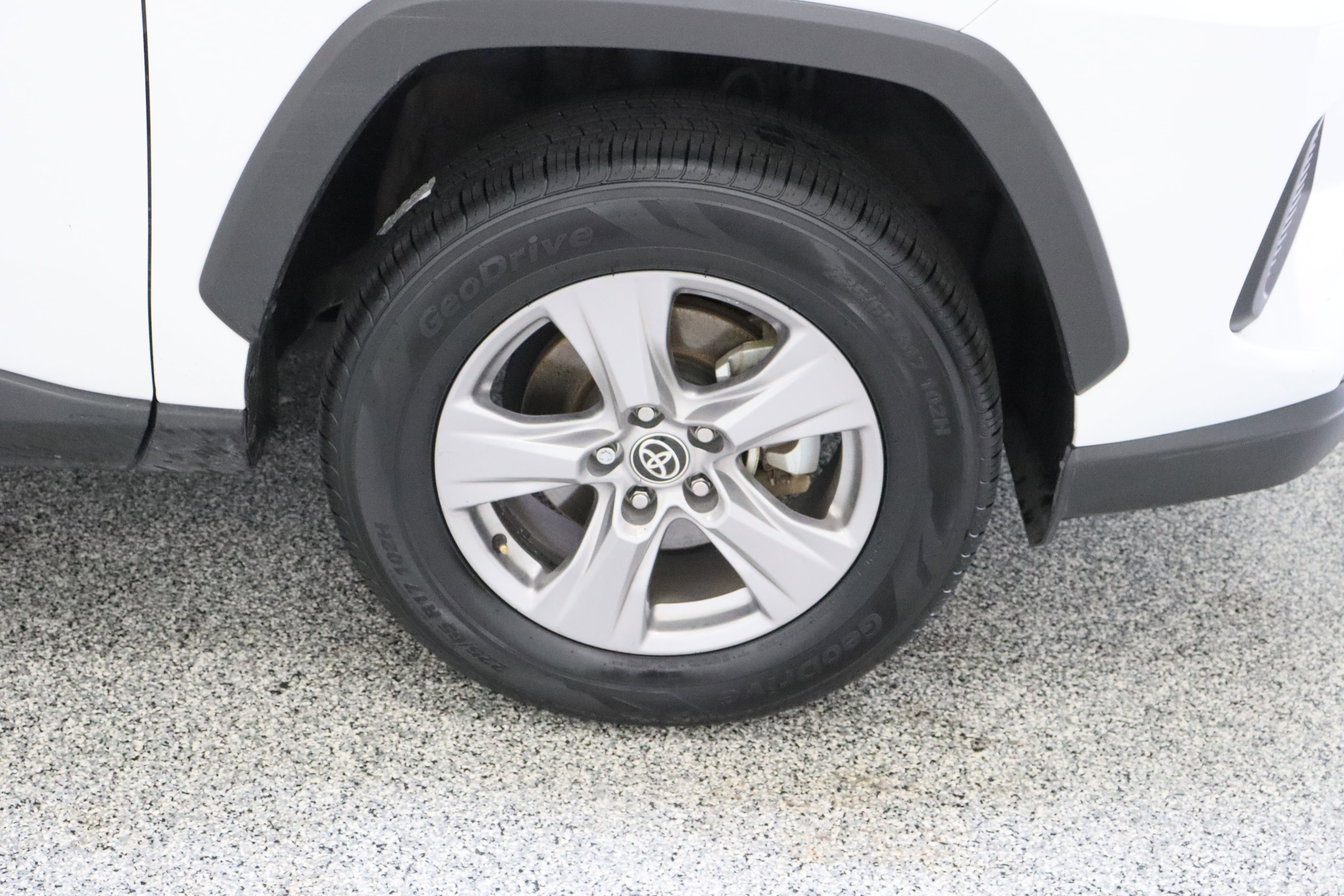 Certified 2025 Toyota RAV4 XLE FWD image 5