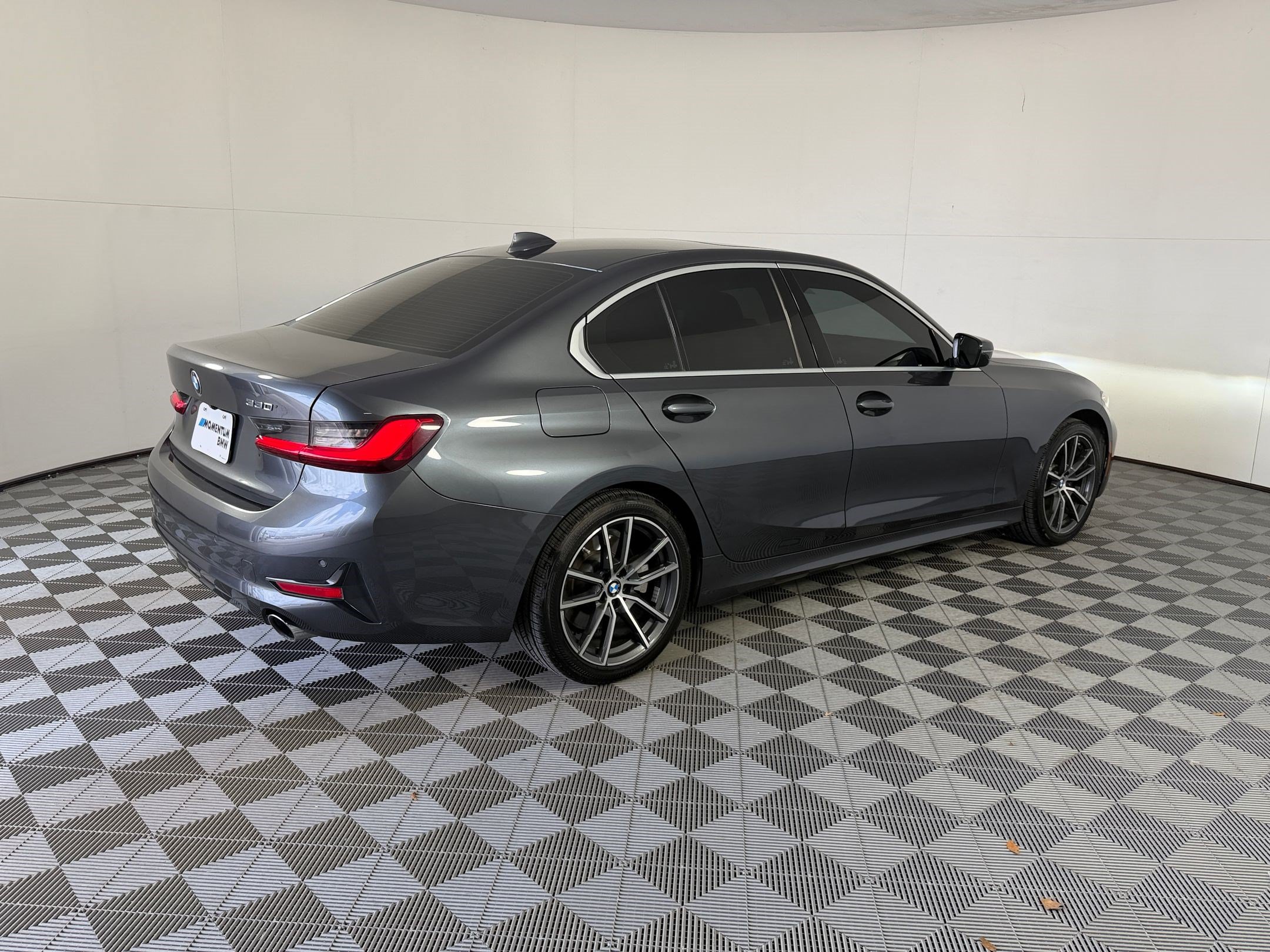 Used 2020 BMW 330i Sedan w/ Convenience Package RWD image 9