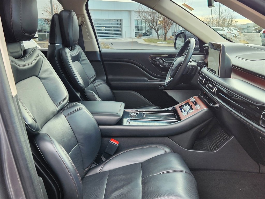 Used 2021 Lincoln Aviator Reserve w/ Equipment Group 210A image 17