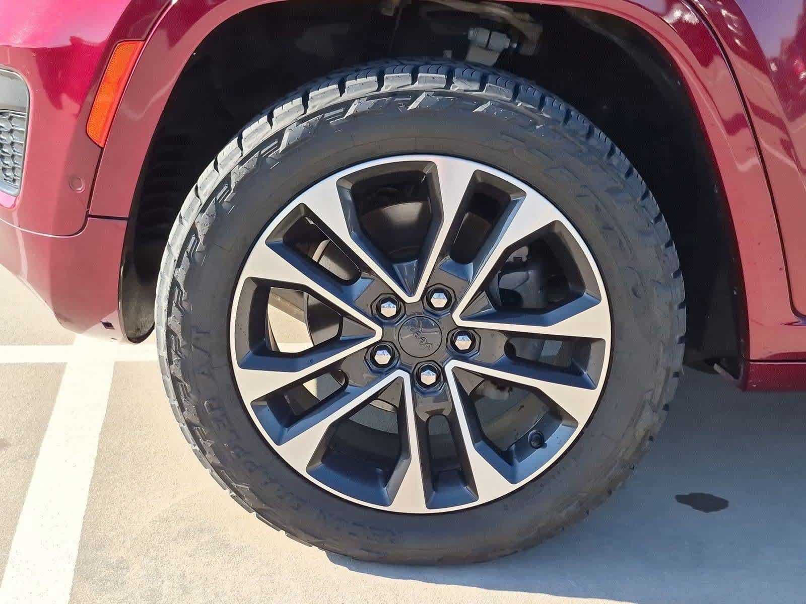 Used 2021 Jeep Grand Cherokee L Overland w/ Luxury Tech Group IV RWD image 13