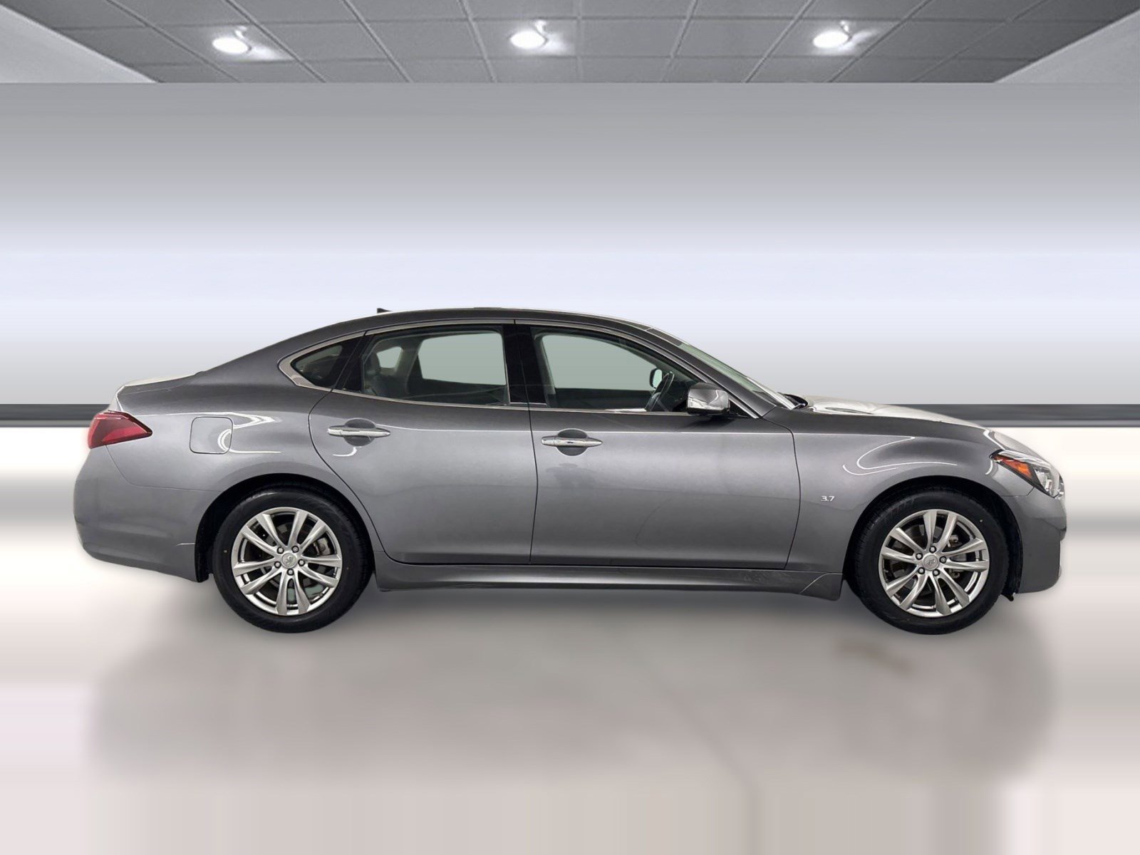 Used 2019 INFINITI Q70 Luxe image 8