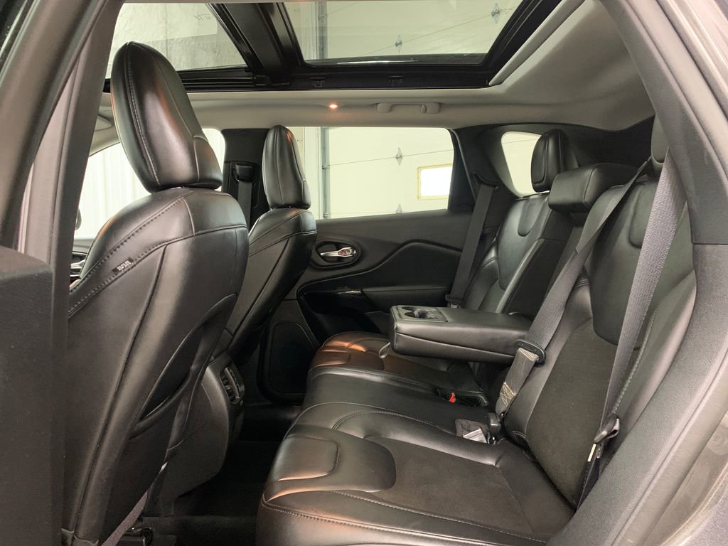 Used 2021 Jeep Cherokee Latitude Plus image 18