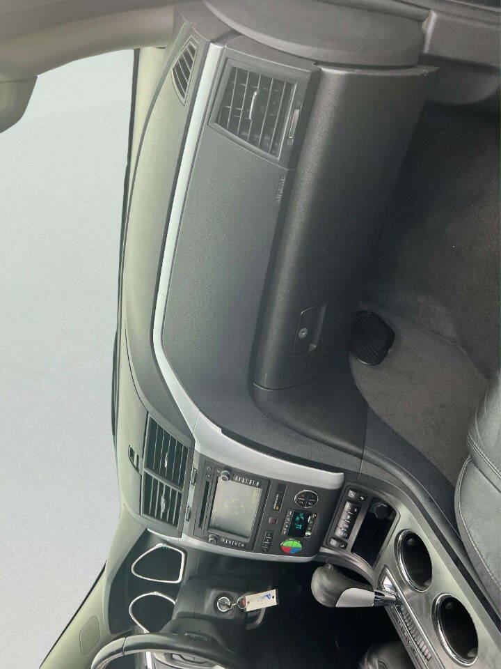 Used 2012 Chevrolet Traverse LT FWD image 10