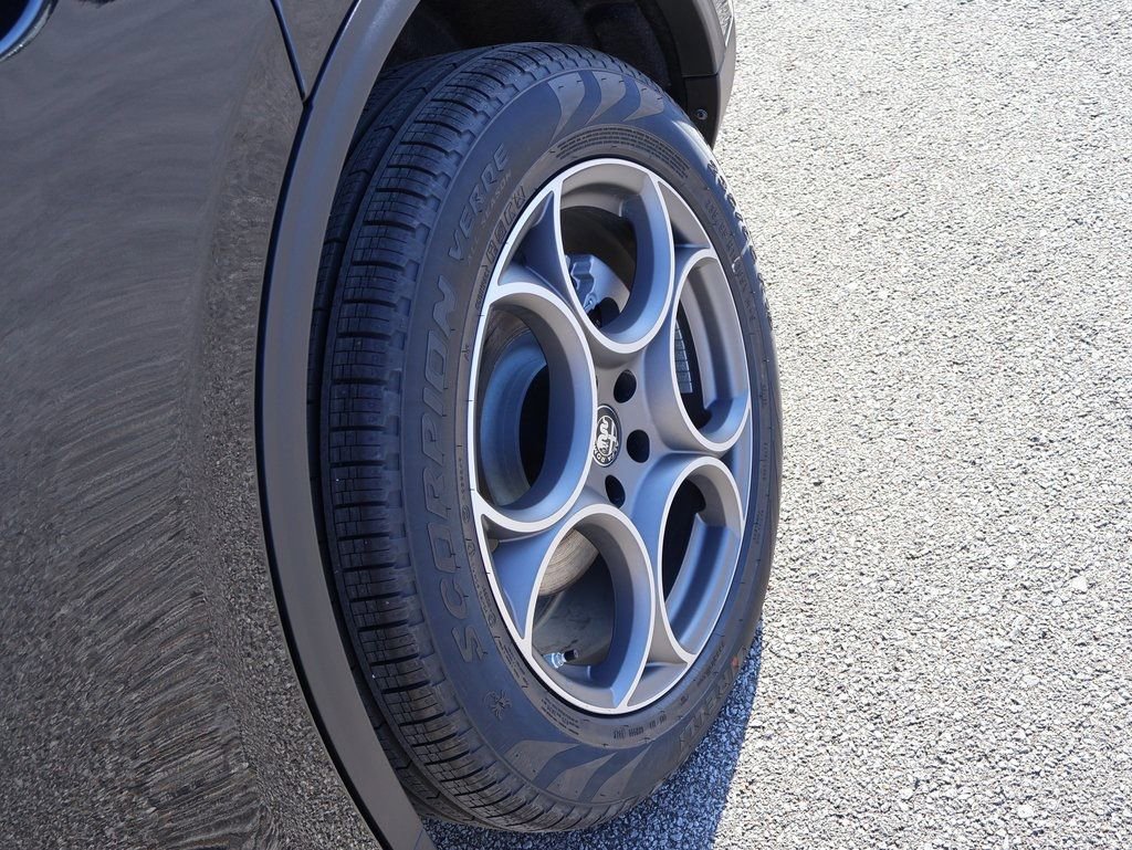 New 2025 Alfa Romeo Stelvio Sprint image 40