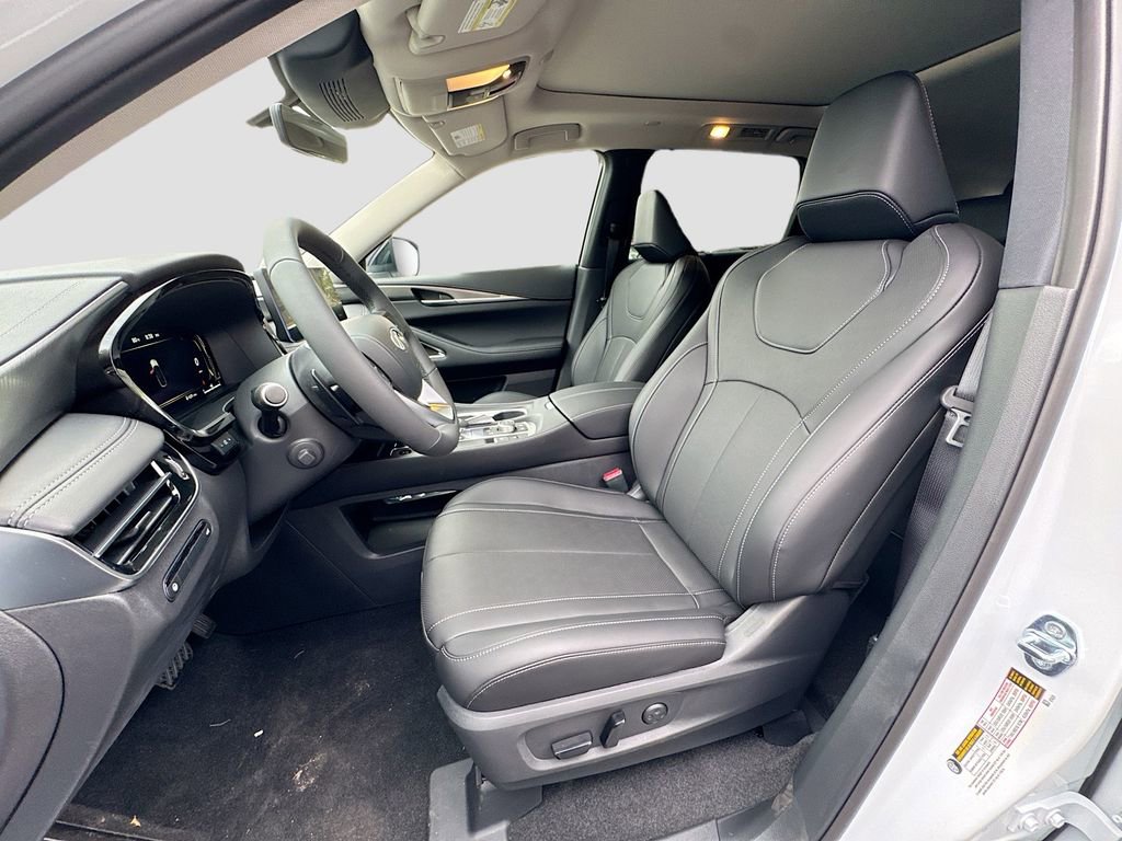 Certified 2026 INFINITI QX60 Luxe w/ Cargo Package image 23