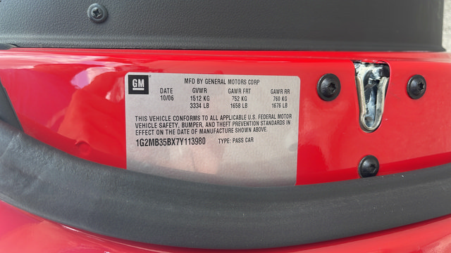 Used 2007 Pontiac Solstice Convertible RWD image 23