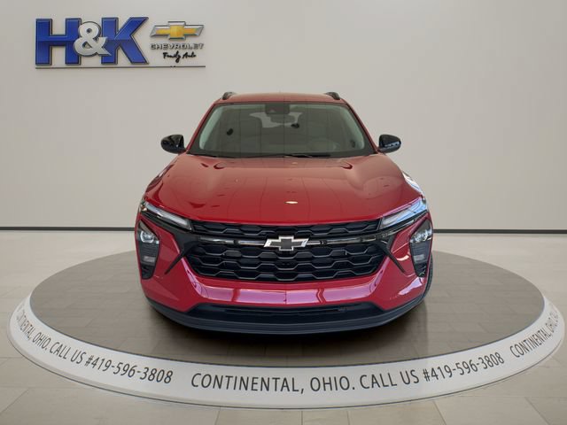 New 2026 Chevrolet Trax LT w/ Driver Confidence Package FWD image 2