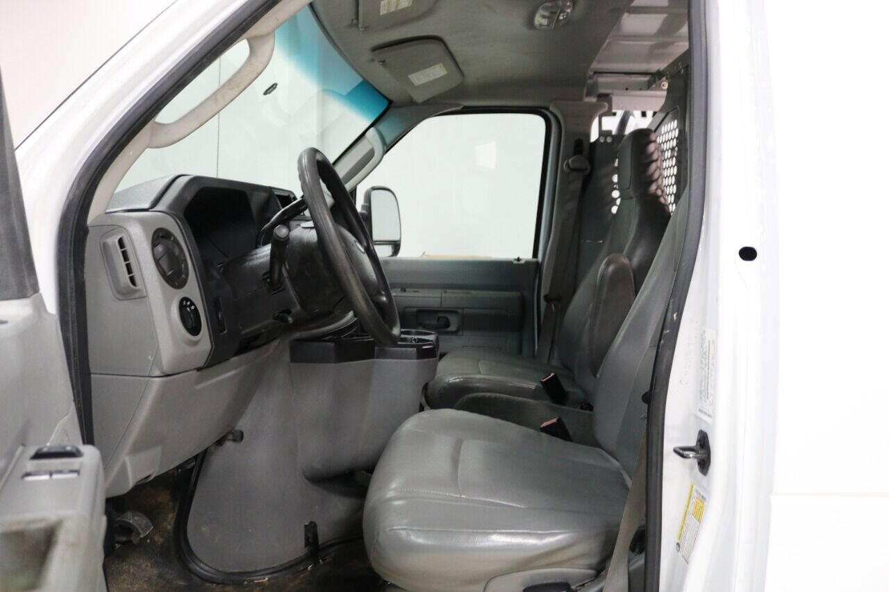 Used 2014 Ford E-150 and Econoline 150 w/ Power Group image 23