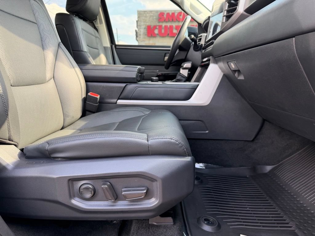 Used 2022 Toyota Tundra Limited AWD/4WD image 32