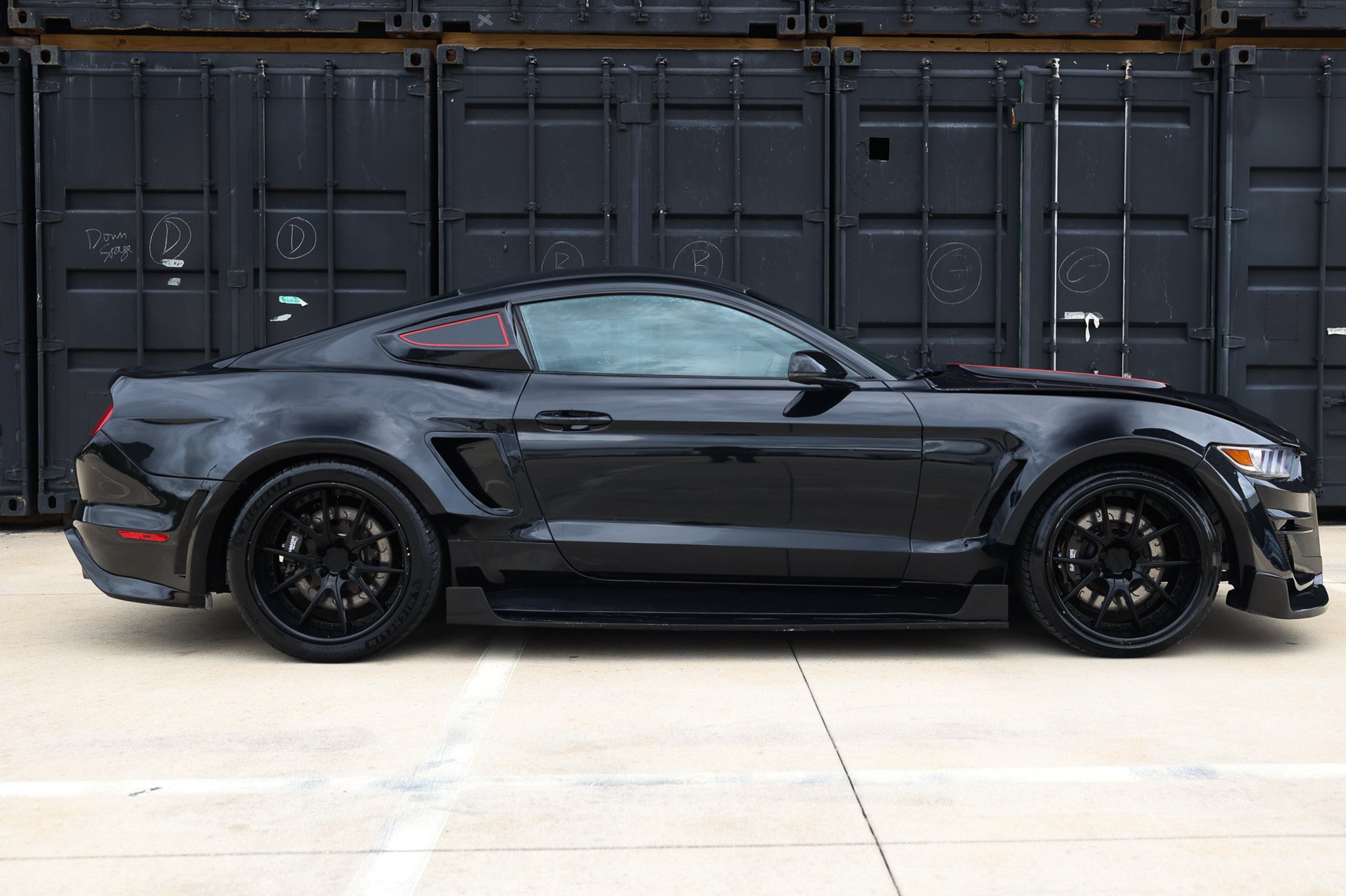 Used 2016 Ford Mustang Shelby GT350 w/ Technology Package RWD image 17