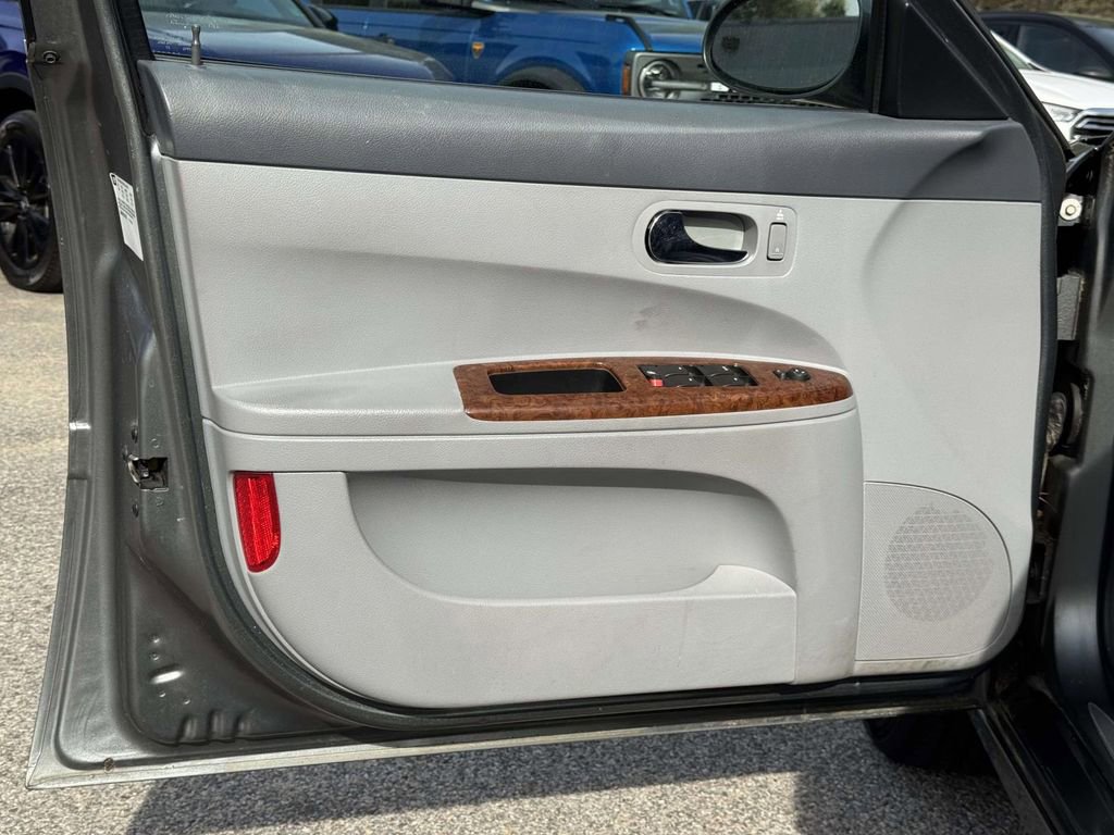 Used 2005 Buick LaCrosse CXL w/ Gold Convenience Package image 16