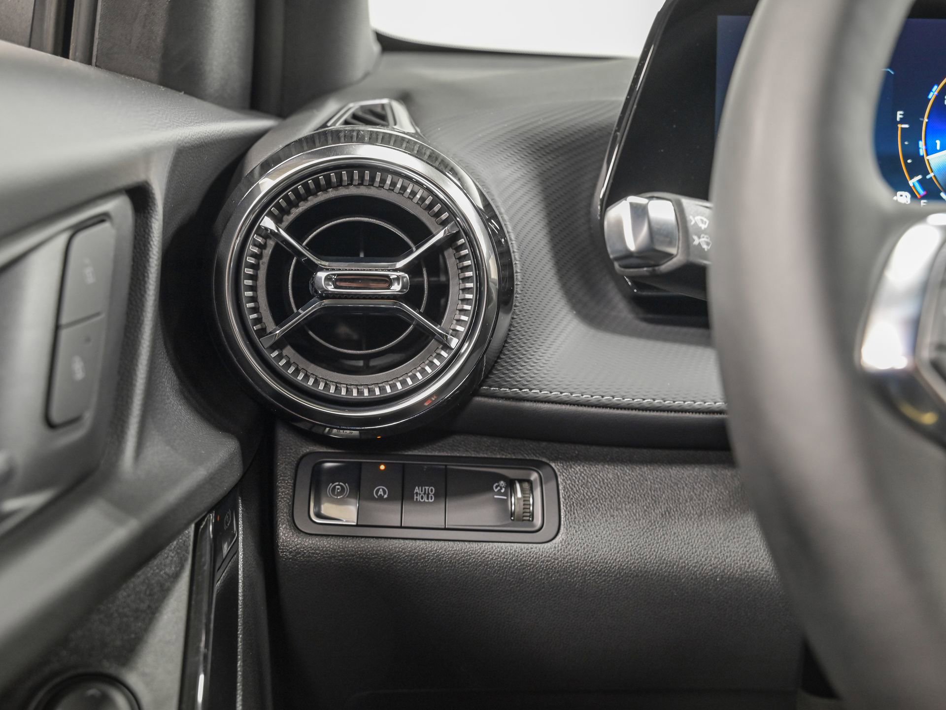 Used 2025 Chevrolet Equinox LT FWD image 17