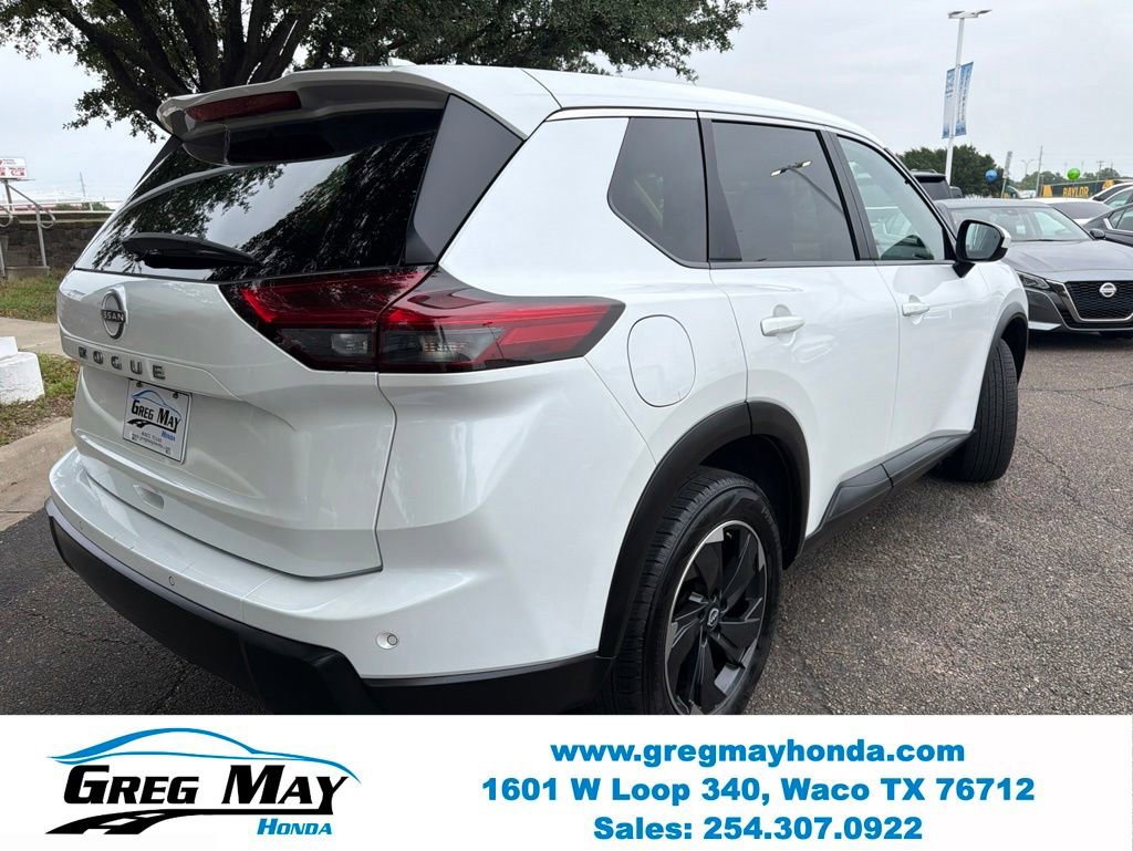Used 2025 Nissan Rogue SV FWD image 3
