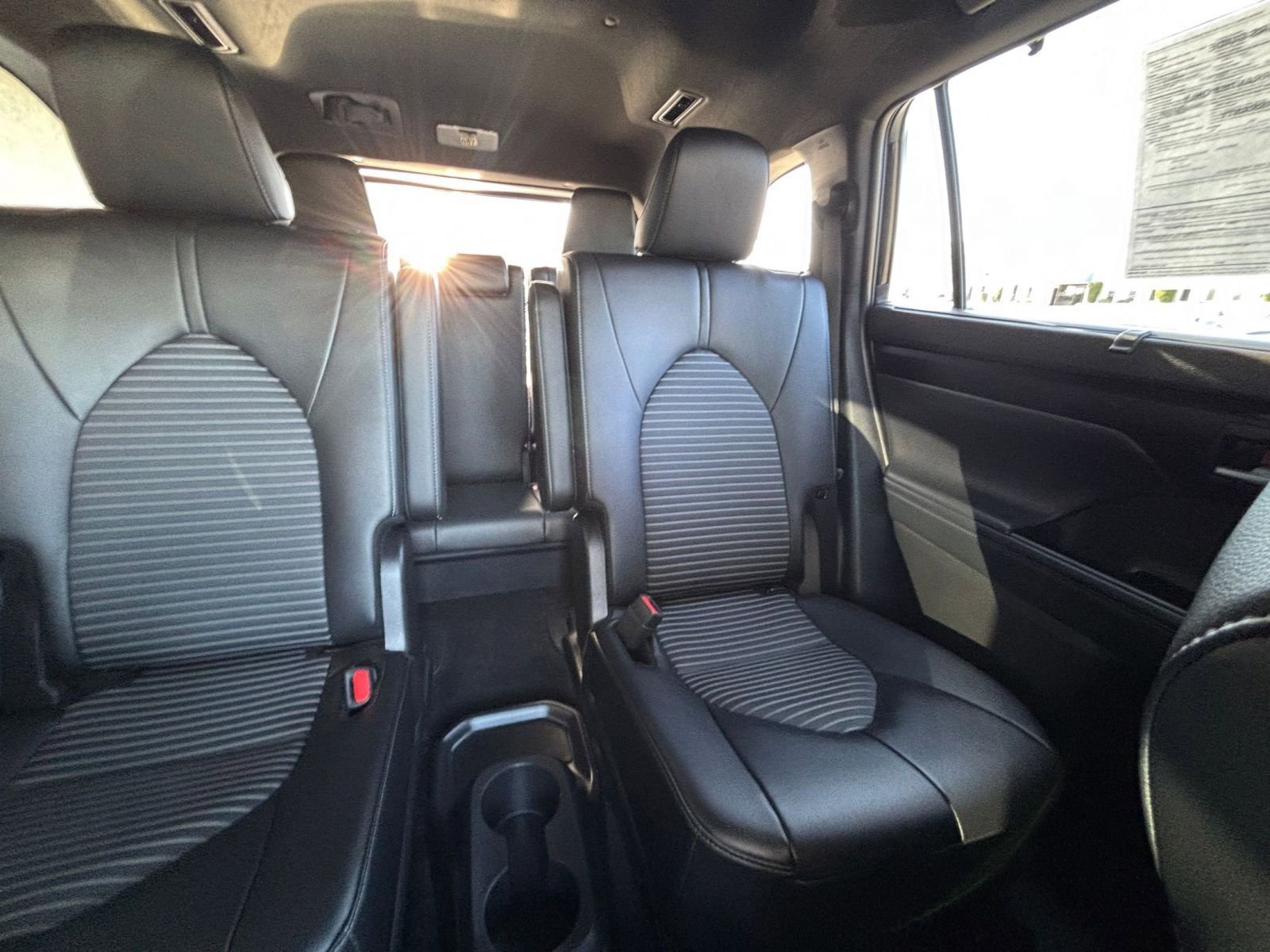 Used 2025 Toyota Highlander XSE AWD/4WD image 41