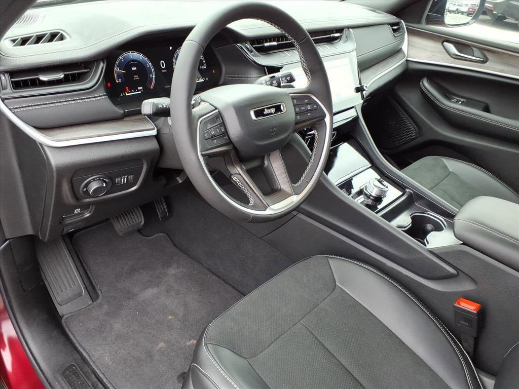 New 2026 Jeep Grand Cherokee Altitude image 4