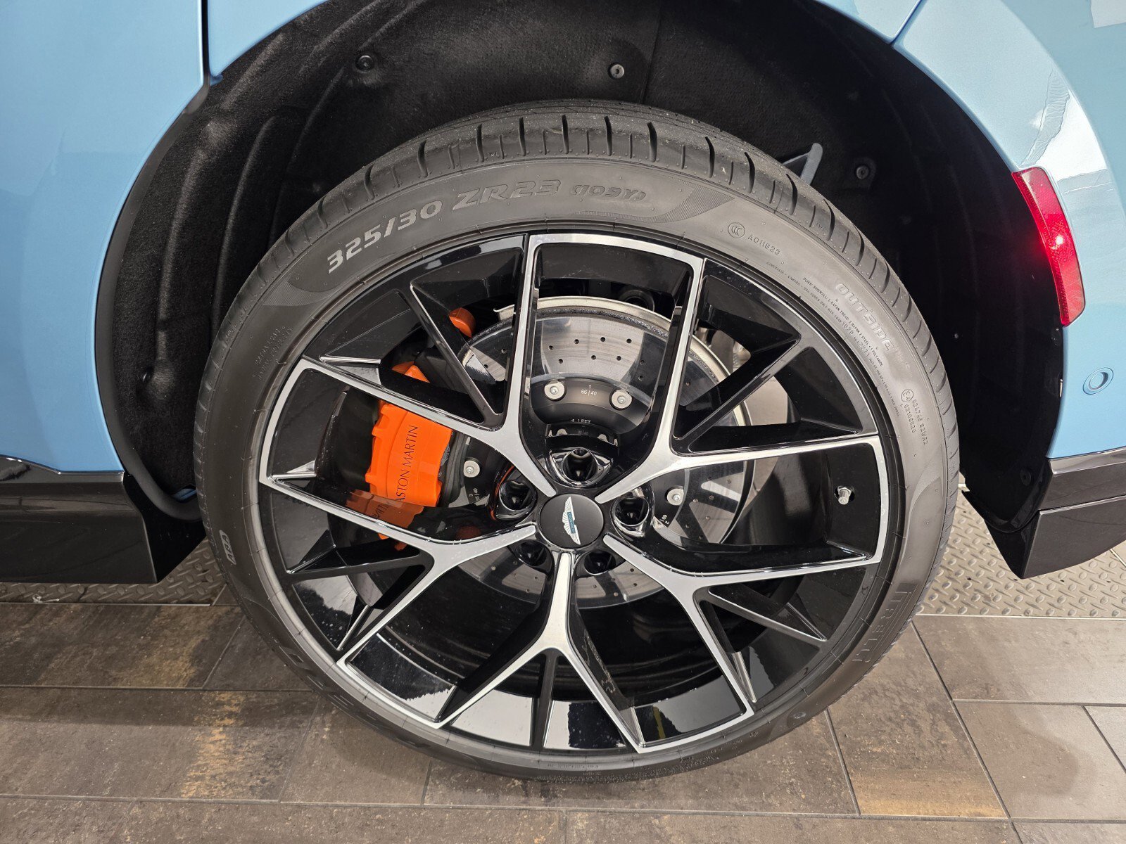 New 2026 Aston Martin DBX 707 image 4