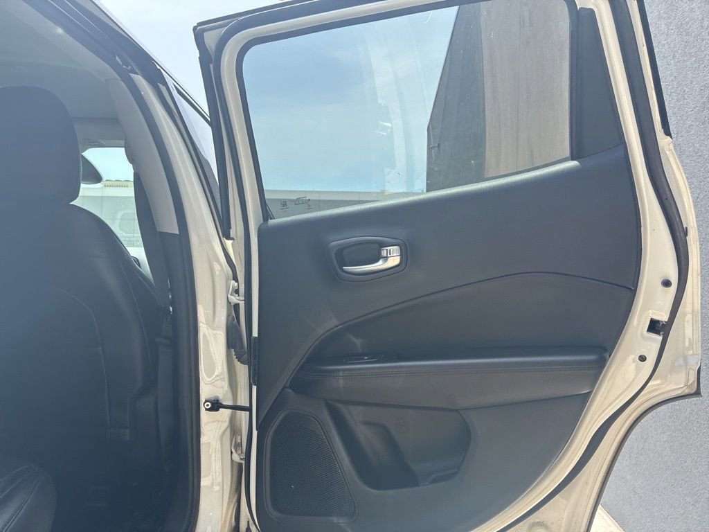 Used 2021 Jeep Compass Latitude AWD/4WD image 9
