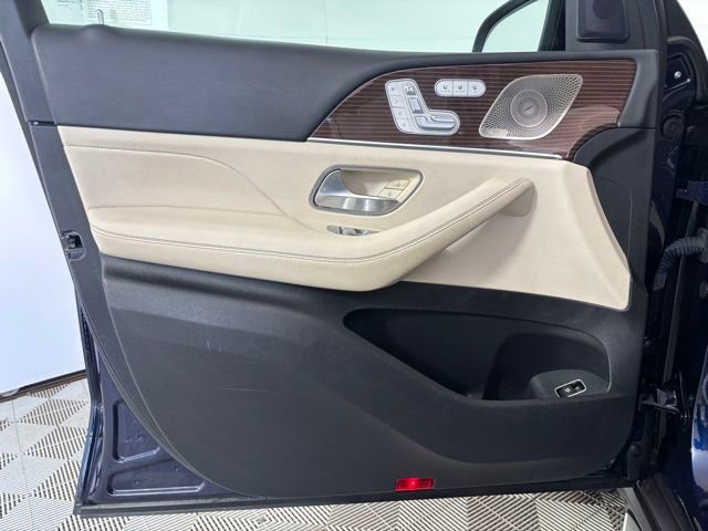 Used 2022 Mercedes-Benz GLS 450 4MATIC image 10