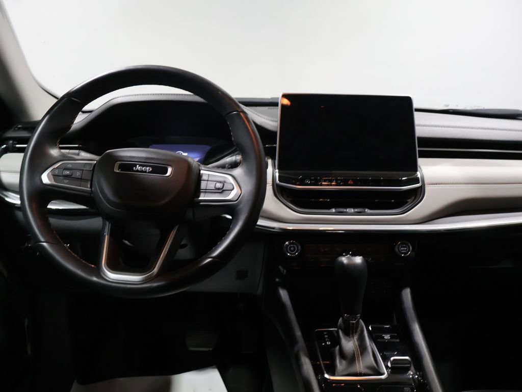 Used 2022 Jeep Compass Limited image 17