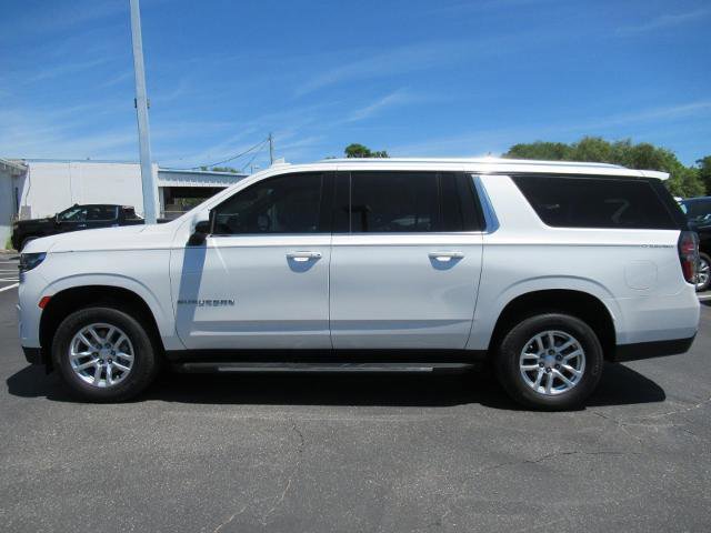 Certified 2022 Chevrolet Suburban LT w/ Luxury Package AWD/4WD image 2