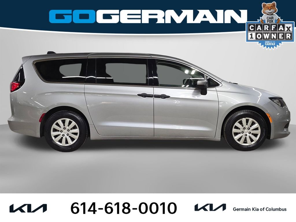Used 2020 Chrysler Voyager L image 7