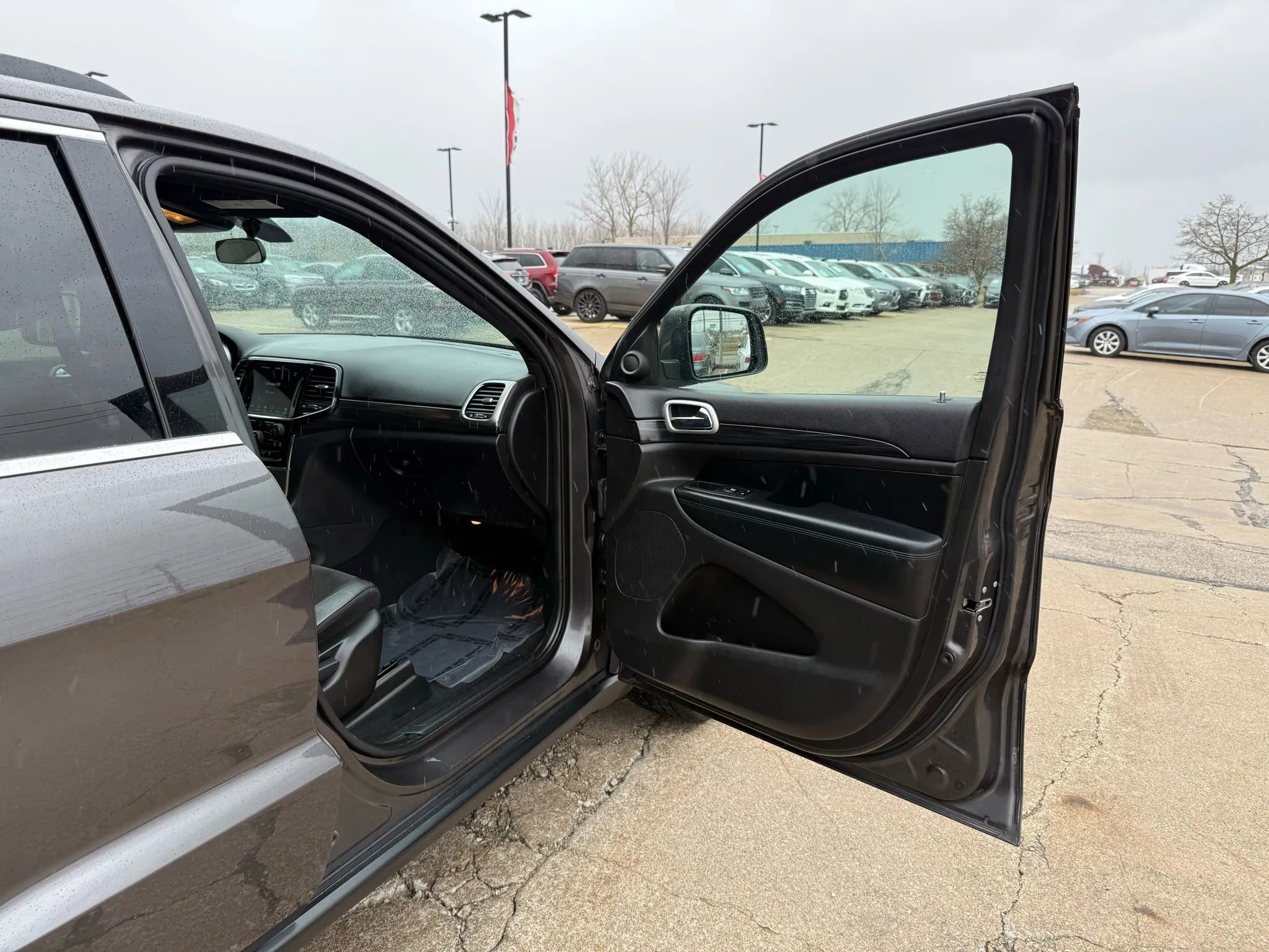 Used 2021 Jeep Grand Cherokee Laredo X image 25