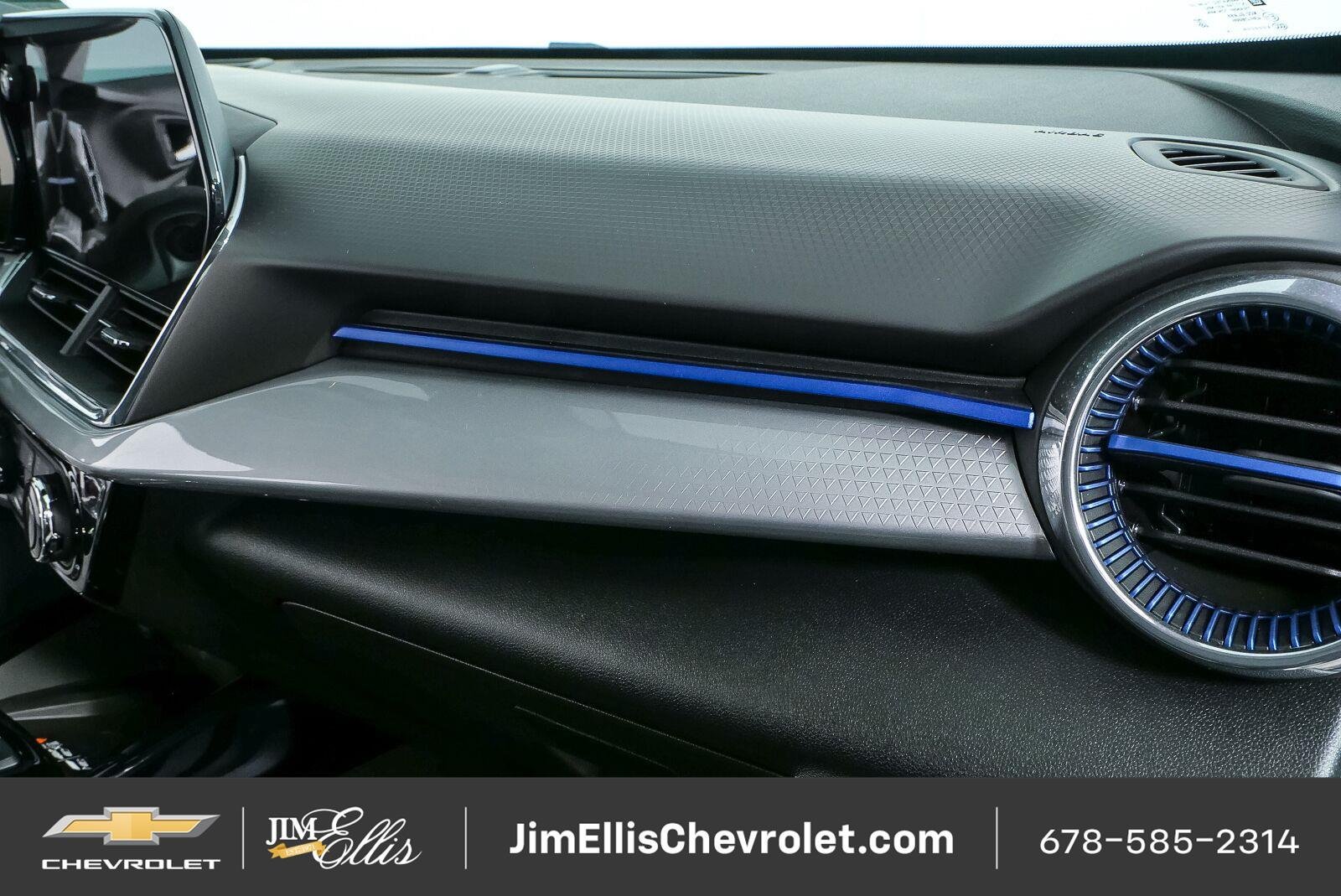 New 2026 Chevrolet Trax LT w/ Sunroof Package FWD image 23