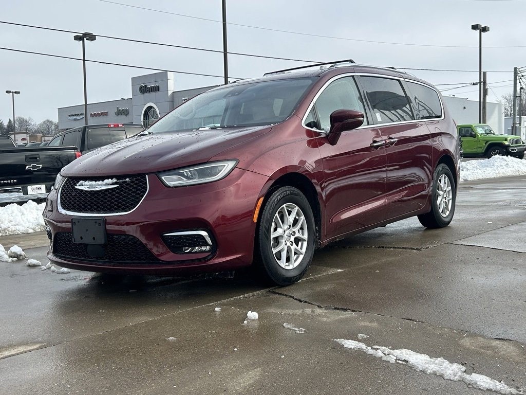 Used 2021 Chrysler Pacifica Touring-L image 2
