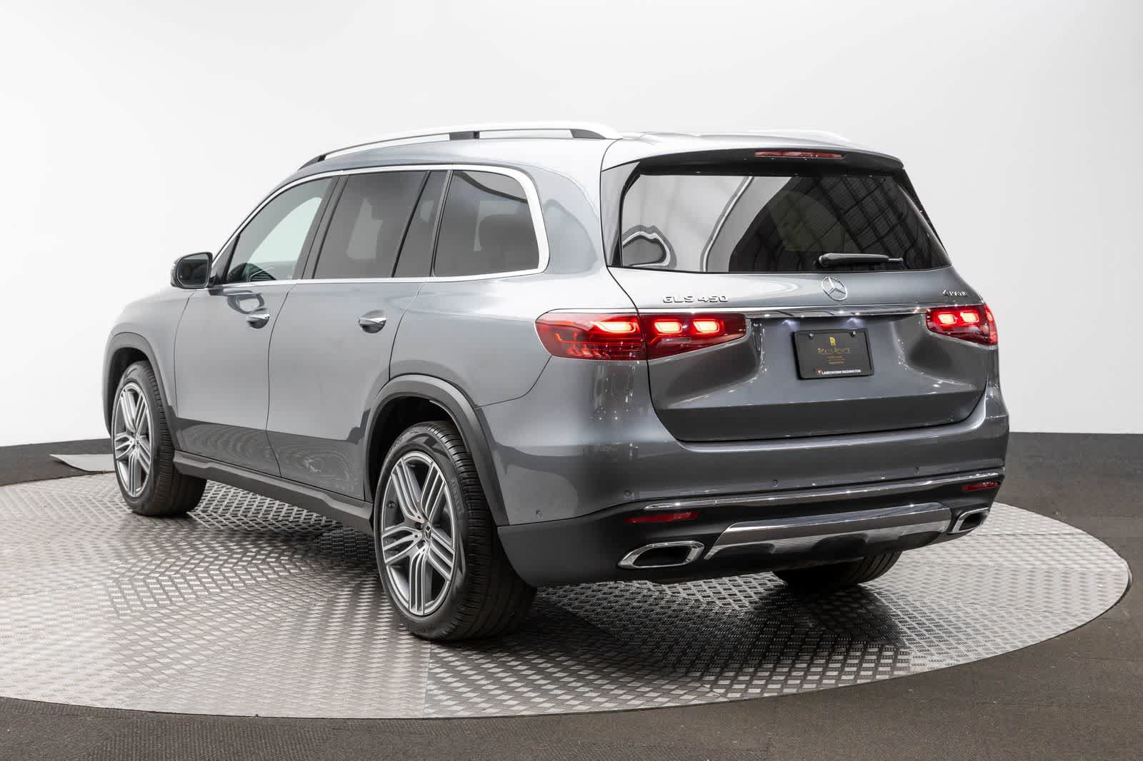 Used 2025 Mercedes-Benz GLS 450 4MATIC image 4