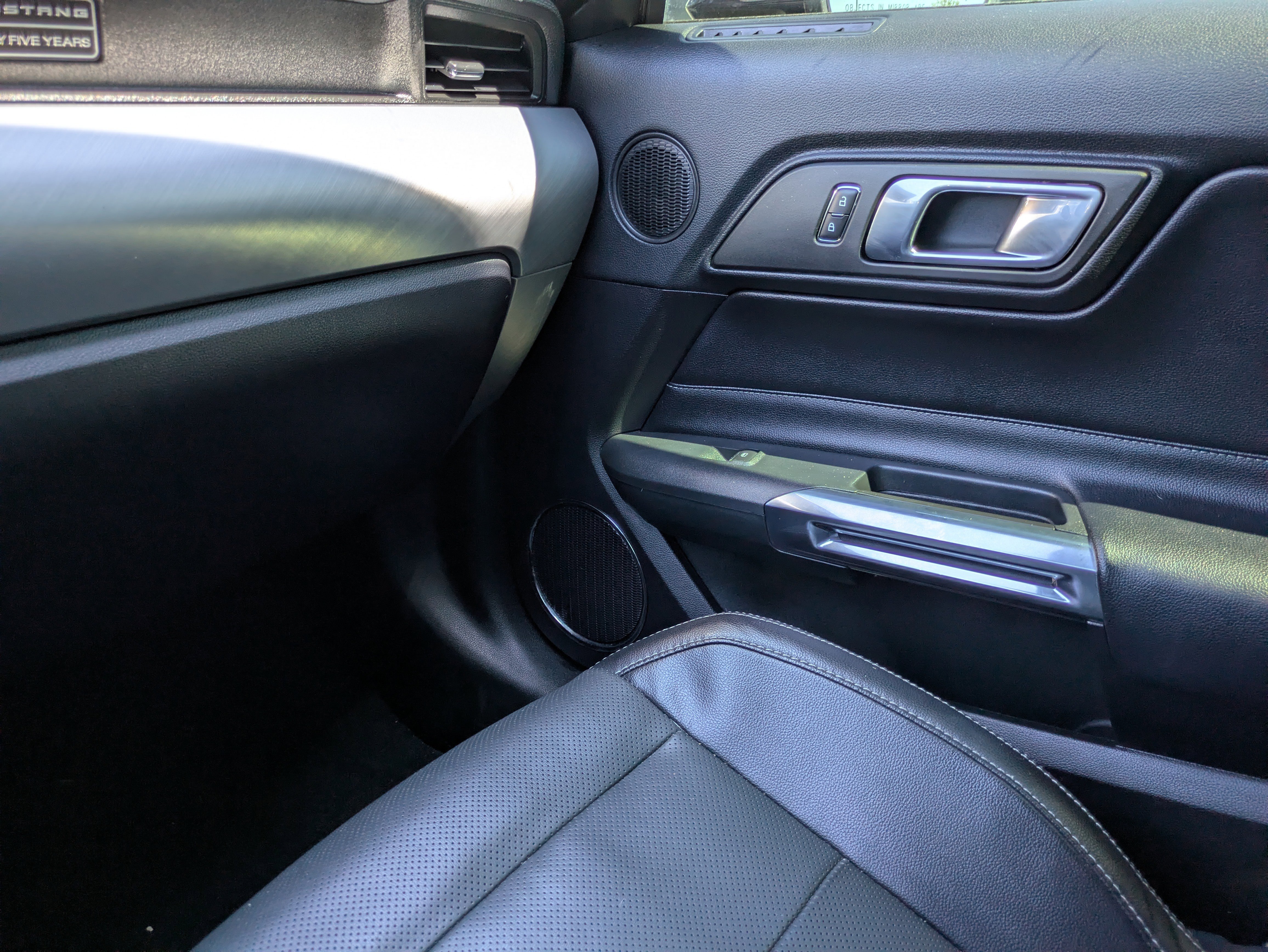 Used 2020 Ford Mustang Premium image 9