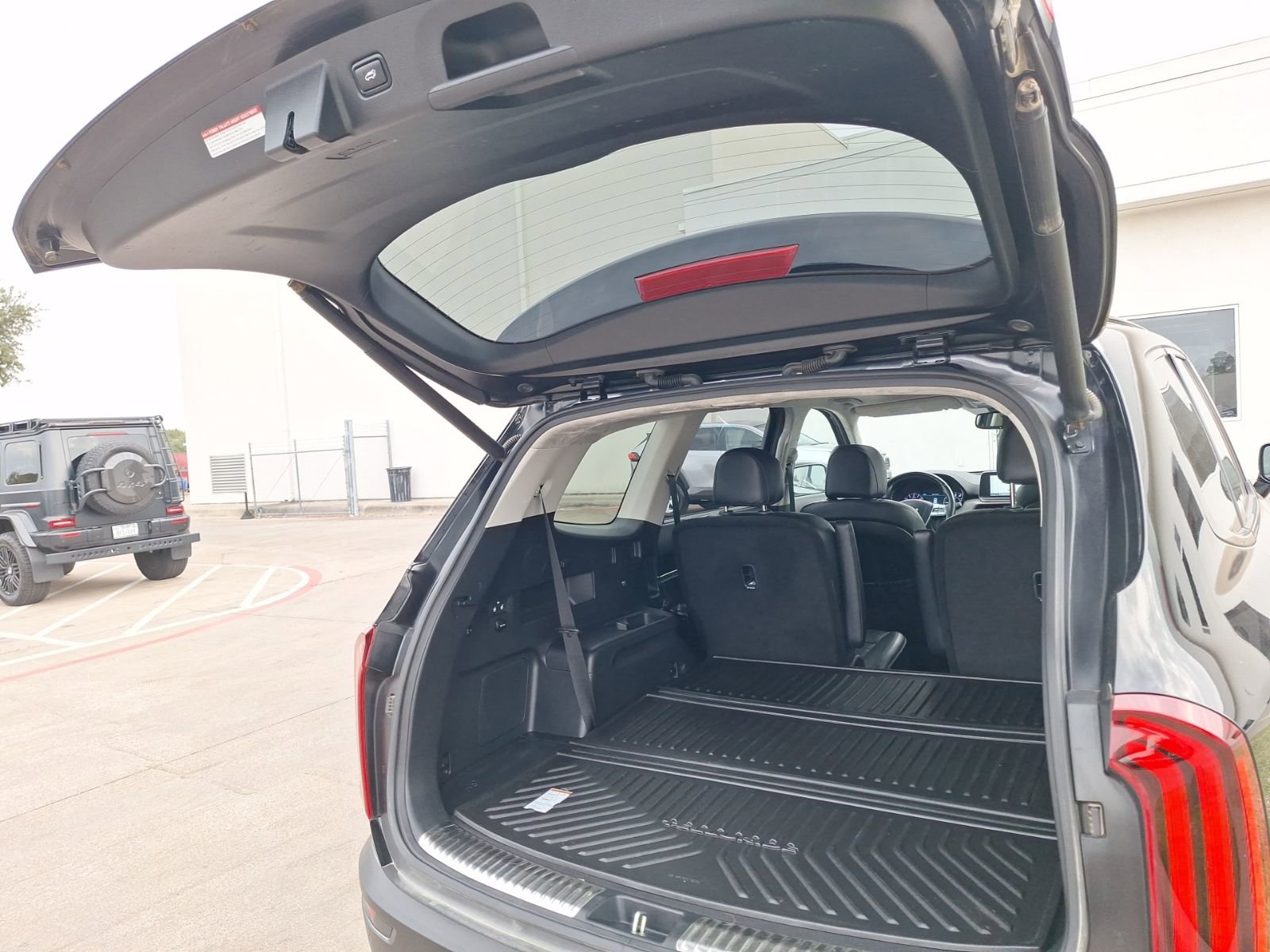 Used 2022 Kia Telluride SX w/ SX Prestige Package image 38