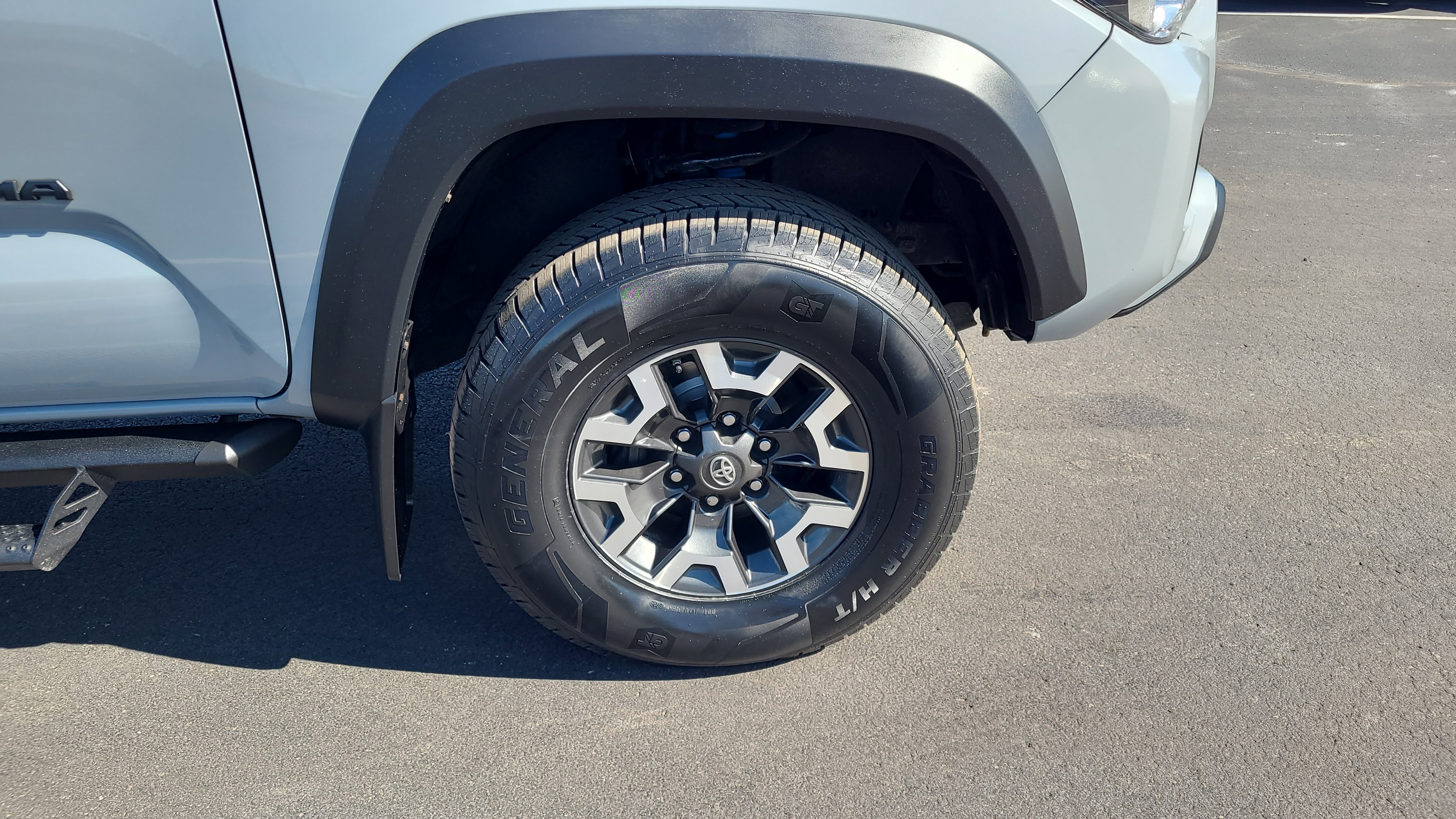 Used 2019 Toyota Tacoma TRD Off-Road image 11