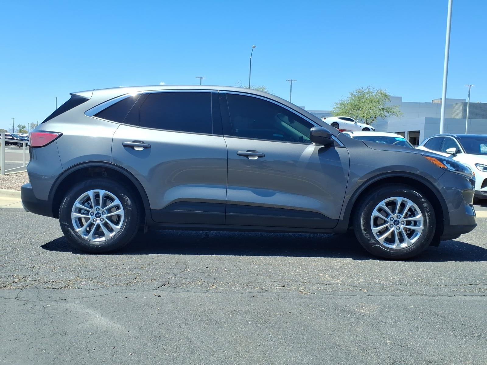 Used 2021 Ford Escape SE w/ Convenience Package FWD image 8