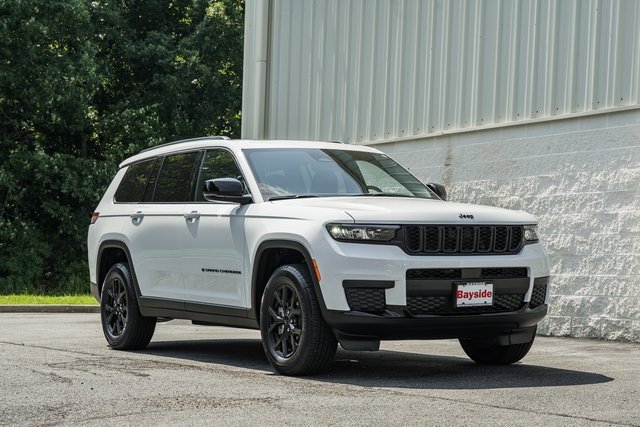 New 2025 Jeep Grand Cherokee L Altitude image 2