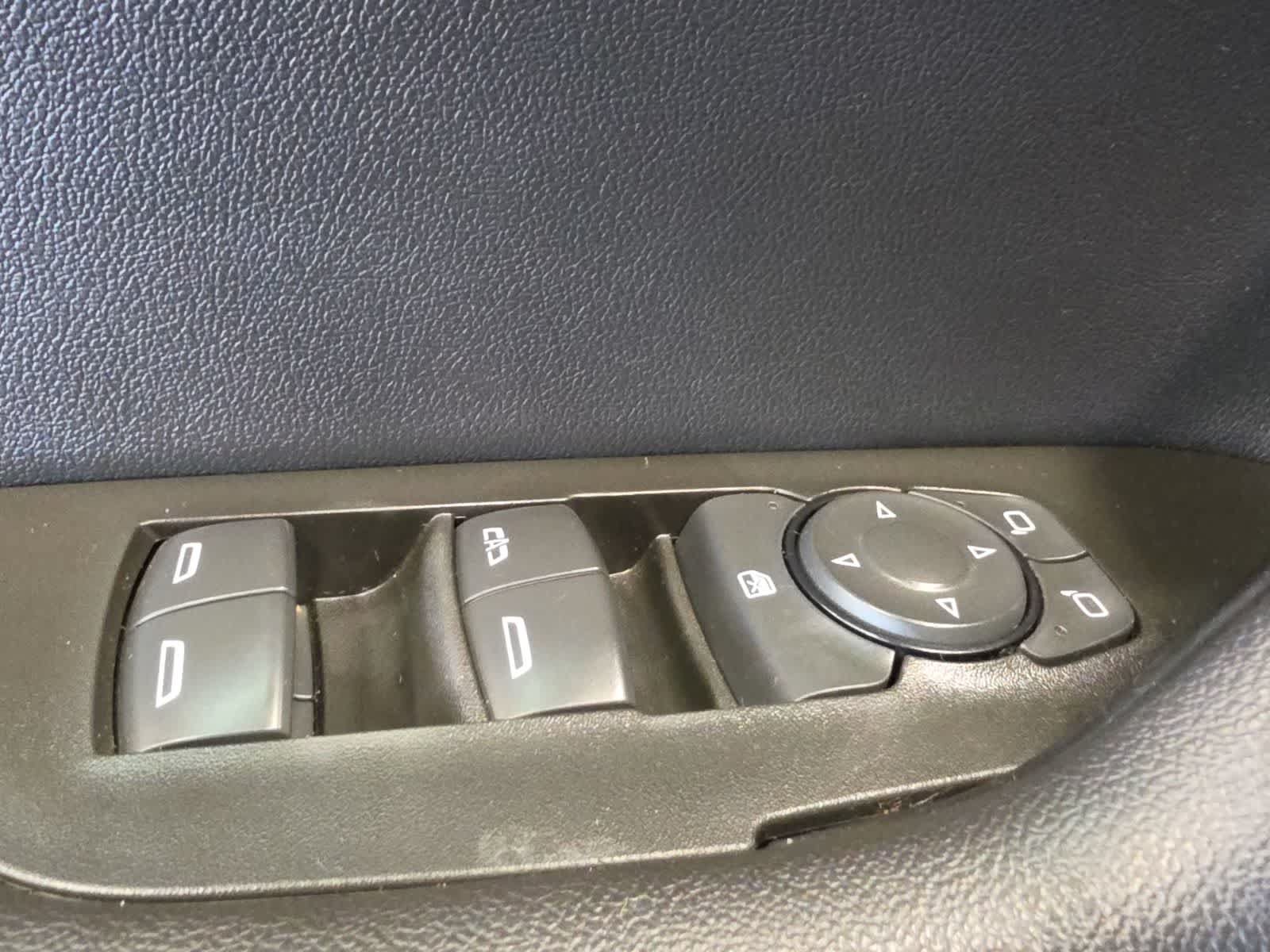 Used 2022 Chevrolet Blazer LT FWD image 17