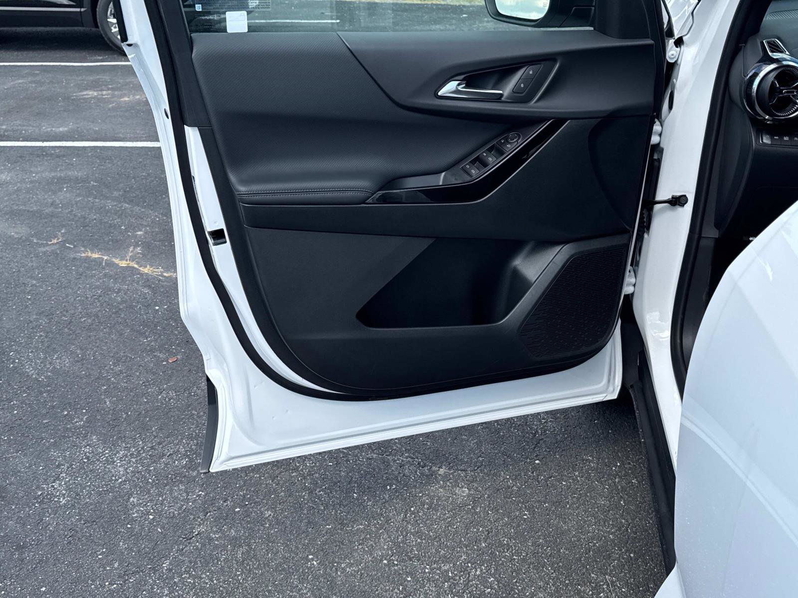 New 2026 Chevrolet Equinox LT w/ Safety and Technology Package image 14