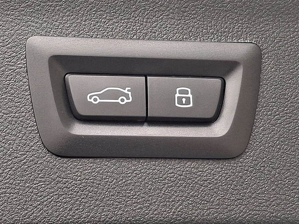 Used 2024 BMW X4 xDrive30i w/ Premium Package image 29