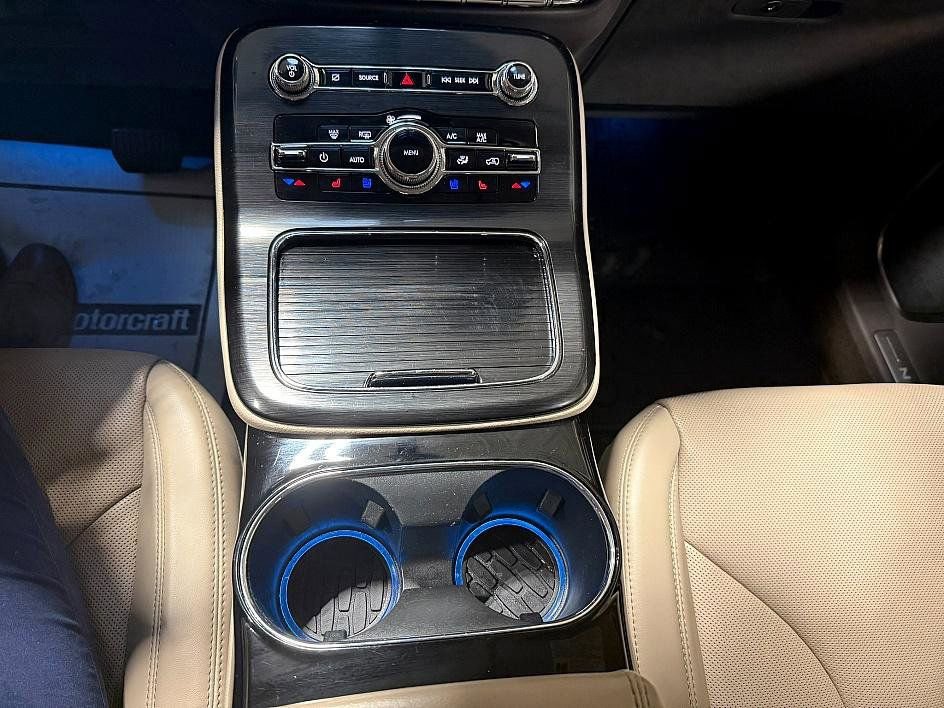 Used 2021 Lincoln Nautilus Reserve image 16